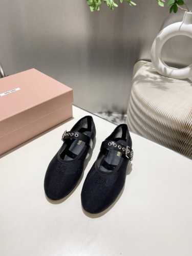 出厂价p 顶级品质 Miu Miu2025春夏玛丽珍镂空平底单鞋 鞋面:进口网面 垫脚 内里:进口山羊皮. 意大利进口牛皮大底 size:34-41. 34码4