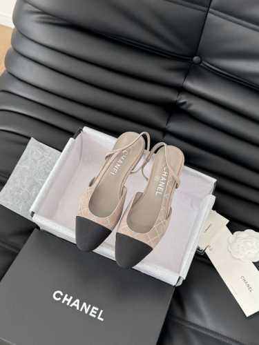 Chanel 经典Slingback后空凉鞋 前几年一直在做这个款 今年我们还是重新购版，再次精细Copy。 发现新版面的鞋面线条和形体舒适度都做了微调！ 这个