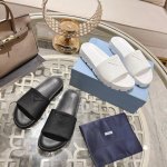 prada～夏季精品，原版1比1开发，顶级版本，牛皮面料，情侣款，女35.至41. 男38至45