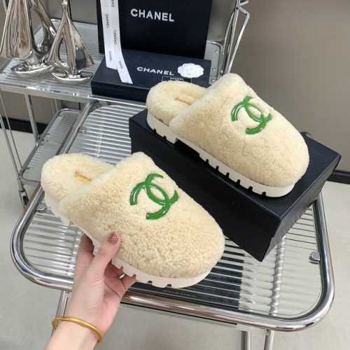 出厂价 CHANE*小香 24 新款毛毛拖鞋真的太可爱啦 柔软蓬松的毛毛 舒服暖脚！ 秋冬搭配子休闲又慵懒 上脚真的好看又时髦！美腻美爆了！ 进口羊毛 手感细腻