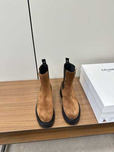 Celine 好物推荐厚底切尔西松紧靴！ 厚底短靴机车靴..热度持续升级～长期款 高版本当季深受众多网红博主热捧，完美精修鞋楦小圆头，非常到位，线条流畅版型正