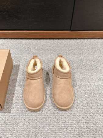 顶级品质 UGG经典系列全新升级厚底雪地靴 check 你的随性复古棕色系look，点亮街头拿捏 潮酷不费力~厚底铅笔靴 大橘底一秒蹬厚底TAZZ秋冬装备齐活， - 点击图像关闭