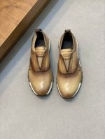 Berluti 布鲁提 低帮休闲运动鞋，这款百搭的低帮运动鞋鞋面采用进口小牛皮拼接网布，外侧饰有scritto图纹，后跟真皮包裹， 黑色尼龙内衬，内里垫脚进口小