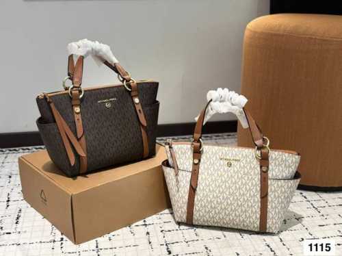 Michael Kors Mk拉链托特包Charlotte 必须入这款 [Black Friday好价格p]尺寸: 24.20 尺寸也是不大不小刚刚合适