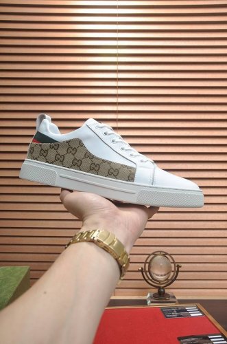 出厂价 Gucci 古奇 官网1:1运动男鞋火爆上市，采用原版布料+水染羊皮内里，再加官网原版1:1舒适大底。时尚百搭，着脚超舒适、透气。标准鞋码38 45 4