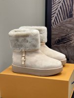顶级品质 Louis vuitto n fw24 new arrival～ 1v 24秋冬厚底毛毛靴，皮毛一体材质温暖呵护！ 厚底增高效果也不错可可爱爱 siz
