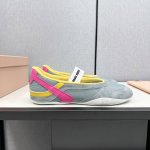Miu Mi* 春夏新品代购级别 我是细节控 面料对版zp单薄清透 区别于市场不对版厚面料 皮料对版zp轻微擦旧 随性而为 复古时髦 百搭舒适 新爆款来袭～鞋面