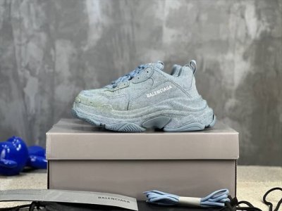 現貨 牛仔面系列 尺码 35-45 莞产纯原顶级版本 初代老爹鞋 1:1复刻原版 秒杀市面错误版本 balenciaga Triple S 巴黎世家 姥爹复古运
