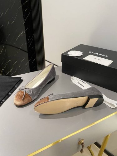 Chanel经典芭蕾舞鞋 皮底 ： Size：34 35 35.5 36 36.5 37 37.5 38 38.5 39 39.5 40 40.5 41 41.
