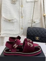 厂价 Chane*｜小香25C春夏新品度假 厚底链条双C凉鞋 这一季度假凉拖系列真的超美！ 搭配链条双C五金装饰 简约百搭 上脚超级美的 怎么看怎么好看 Go