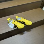 Onitsuka Tiger Mexico 66 Paraty 百搭单品板鞋 MEXICO 66是鬼冢虎旗下最经典的款式，李小龙最喜欢的一款训练鞋休闲鞋！鞋身特