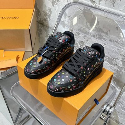 联名款 男码# 顶级代购版本 Lv Trainer 情侣限定系列休闲运动篮球鞋 颜值担当 上脚帅炸，每个颜色都是巨巨巨好看！潮人必备单品 原版订制压纹粒面小牛皮