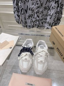 p直销 女鞋 女装 男码+P直销 P30 Miumiu 缪缪G0P直销 P40Miu Miu X New Balance联名款运动鞋 P直销 P30P直销 P3