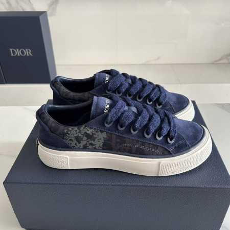顶级版本 DIOR迪奥 B33运动鞋 秋季新品，重新诠释经典的网球鞋，时尚的廓形突显厚实感 饰以 Oblique 印花，搭配绒面革镶片，别具一格的加垫鞋舌点缀以 - 点击图像关闭
