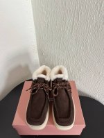 MiuMiu 24ss 秋冬走秀款 厚底 系带 方头乐福鞋经常出现在各大时装杂志封面 各路明星、小红书博主都有钟爱搭配logo更显优雅，上脚尤为惊艳到你的一款