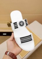 工厂P价P. P高品质 Versace 范思哲 丶官网新品男士拖鞋，全力精致优雅的心备佳品，廓形简洁利落采用精湛的处理工艺，剪裁比例恰到好处面料精美，意大利进口