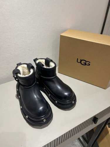 独家顶级版本 UGG~24vs秋冬爆款松糕厚底休闲毛鞋系列 厚底轮胎休闲毛鞋 一款不会撞衫的鞋子、简约的隔板设计上斑点的大底、鞋面真丝卷毛、秋冬季必备款