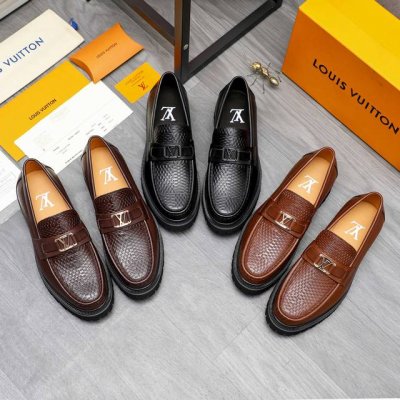 商品商标：Lv 路易威登 商务套脚皮鞋 正码码数: 39-44 45 定做不退换 商品材料：精选优质牛皮压纹鞋面 牛皮内里 原版大底