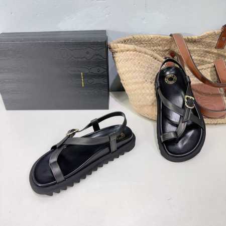 高品质出厂 ！小众潮牌Dries Van Noten DVN 2024春夏系列沙滩水台凉鞋！设计师通过改造、扭曲和颠覆经典元素，打造出实用而富有设计感时尚简约凉 - 点击图像关闭