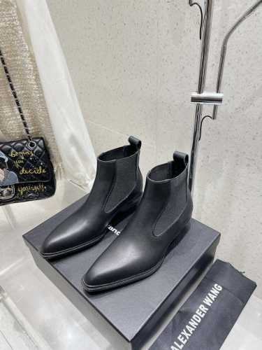 Alexander wang.｜亚历山大王 秋冬新品绝美牛皮短靴 超显腿长，稳赢！御姐风！不俗不素！看似柔若无骨，实则包容性极强，修饰腿型，拉长身形！线条流畅，