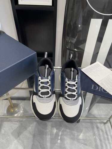 Dior 新款B22 厚底复古老爹鞋 情侣款 明星款 主推爆品 全新发售的迪奥 Dior 新款休闲运动鞋跑鞋老爹鞋 真的酷毙了，未来感十足 真的好飒！再次演绎了