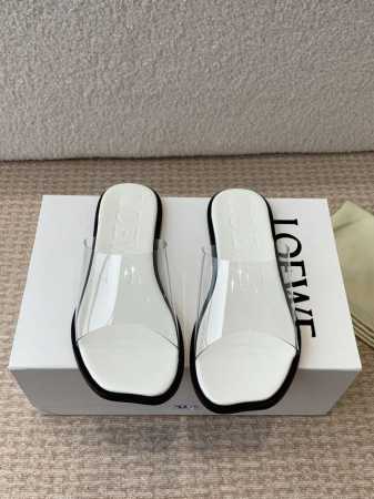出厂： Loewe 罗意威 25Ss 春夏新品 拖鞋 疯狂种草简约设计感觉更干净优雅 让你念念不忘 颜色也很耐看漂亮，上脚瞬间气质十足气场，简直无敌帅气有型 S - 点击图像关闭