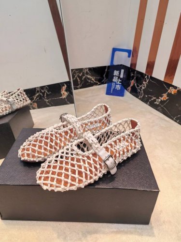 2025Alaia 新款编制网面单鞋 面料:原版定制羊皮 内里:定制羊皮 垫脚:定制羊皮 大底:原版开模橡胶大底 码数:35-39 40.41.42定制不退换