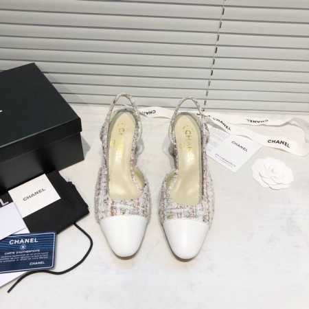 Chane+L 经典slingback 小香后空凉鞋 就像coco香奈儿女士说的：流行稍纵即逝，但风格永存！四这双后空鞋就是香家经典中的经典！双色搭配，简约精致 - 点击图像关闭