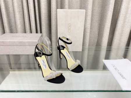 Jimmy Choo 吉米周密镶水钻足踝系带高跟鞋 高品质 超多明星穿的一款凉鞋 面料采用羊猄，内里羊皮 水钻原版定制意大利真皮大底 跟高:8.5Cm 码数:3 - 点击图像关闭