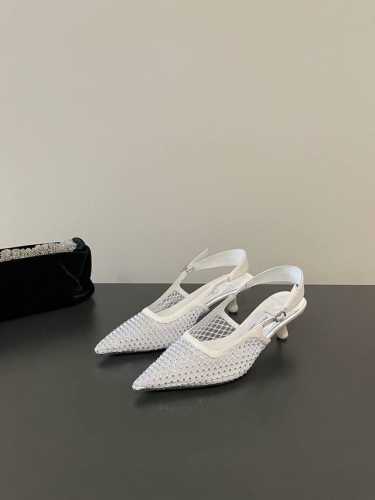 jimmy Choo 最高品质 最新真丝烫钻 网面 单鞋 同步专柜 主打精致 舒适度休闲 甜美 无解风都轻松满足 Blingbling 迎面扑来高贵典雅的气息