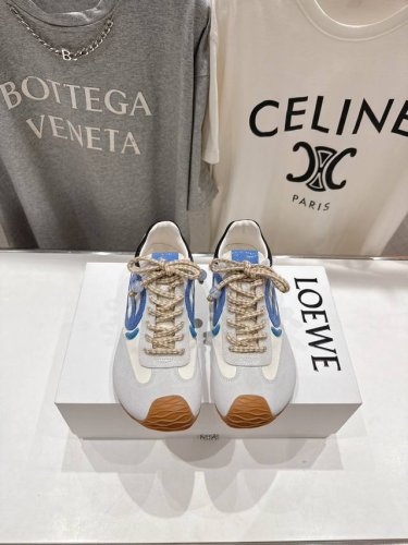 高版本出厂 Loewe罗意威二代Ballet Runner升级2.0给足界一些震撼，2025早春Ballet Runner 2.0芭蕾运动鞋阿甘鞋德训鞋 不对称