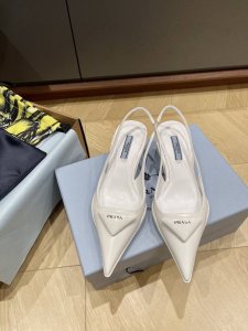 代购级版本 顶P家经典猫跟尖头Size35 40