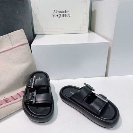 高品质出厂 ！顶级品质Alexander McQueen 麦昆 25早春新款水台增高厚底搭扣拖鞋凉鞋！搭配利落年轻的设计！舒适百搭的同时也具备出色的耐用性！融合 - 点击图像关闭