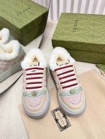 GUCCI 冬季羊毛款，双G毛毛保暖休闲鞋 小脏鞋 饼干鞋 工厂独家首发 鞋面采用原版材料，全羊毛垫脚，超柔软舒适让行走更加便捷舒适！ 独家新款惊世之作 内里进