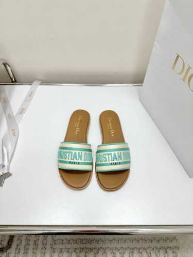 Dior 迪奥2024年新新款 电绣凉拖鞋 椰草编织凉鞋 真皮底 跟高:平底 3.5Cm 正码:35-41