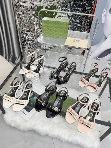 工厂p价 女装女鞋 运动原单上新啦Gucci古驰2025新款马衔扣凉鞋！高跟百搭显瘦、受用原版1:1五金！面料采用头层牛漆皮！内里垫脚羊标准码数35 40 41