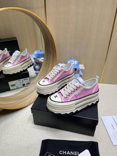 出厂价pp 顶级版本 原单品质 chanel香奈儿 2025饼干鞋 专柜顶级休闲款运动鞋 这款经典设计 鞋面多种工艺的风格 大底却时尚运动 不平凡的拥入了多种配