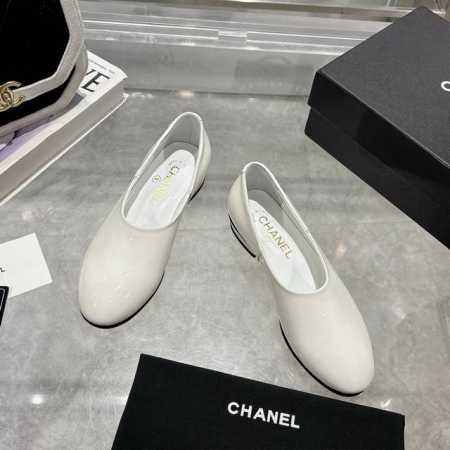 25C早春新款 chanel香奈儿 乐福鞋 ；面料：漆皮：颜色黑色；白色；酒红，码数：5-40； 定做41定做不退换 ，橡胶底： 真皮底； - 点击图像关闭