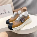 moncler 蒙口男士系带休闲运动鞋，具有舒适防滑性能，采用一体成型进口飞织科技面料制成，兼备创新、功能性与图形细节于一体，诠释潮流时尚。大底采用Tpu+橡胶