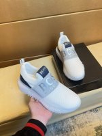 迪奥 原单品质.～ 独特现代风运动鞋。休闲鞋潮男必备款 意大利进口原版品牌，进口原版皮，羊里 拒绝脱色磨脚 鞋底 原厂特供原版底，法国懒人风格设计 贴脚 在贴原
