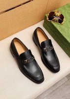 商品商标：GUCCI 古驰 休闲皮鞋 正码码数: 38-44 45.46.47订制 商品材料：精选 进口头层小牛皮鞋面+原版五金扣，进口牛皮内里。强烈立体视觉效