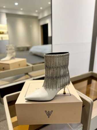 价格： Vanda Novak 正品代购支持验货 24春夏 备货中，可正常接单 小牛皮 尺码:34－42 {41.42不予退换} 颜色:4色 跟高:6.5cm - 点击图像关闭