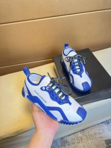 独家首发 杜嘉班纳 独特现代风运动鞋 专柜代购休闲 意大利进口原版皮 猪里 拒绝脱色磨脚 鞋底 原厂特供原版底 超酷 系带走路都带风风格设计 原单品质全真皮制作