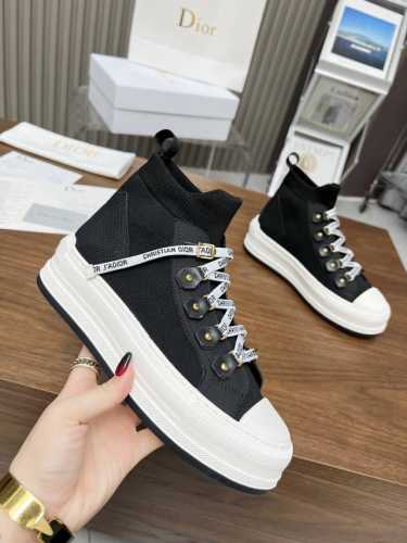实价不让利 ，码数35-45 ______________________________ 新品超级好穿的厚底经典袜子鞋。针织袜子鞋面，Walk'N'D*Ior