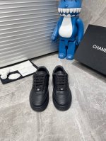 布240皮360 香奈儿新款全皮休闲小白鞋 运动滑板鞋 网红博主小姐姐们的挚爱，社交平台的各种夸赞，人气超高质感透气超级春夏，看到这期总能唤起少女内心对时髦的