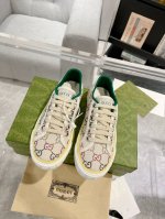 彩钻面女 男 1977帆布鞋新配色豪购5双原版开发 Gucci最新系列出货咯我家绝对不是第一家出货 毕竟买了5双原版要慢慢对颜色 好的东西总是慢慢才能出来 码: