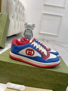 35 40 38 44Gucci 休闲鞋 早春爆款推荐，原版鞋底、原版面料、原版套楦工艺一比一折骨复刻！重工刺绣追求极致！ 面料：意大利进口头层牛皮 内里：原版