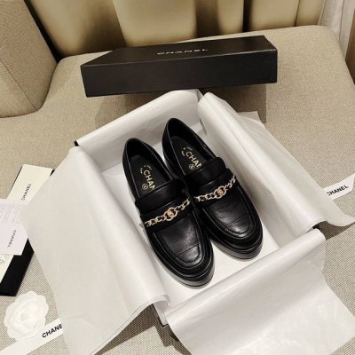 工厂直销 A年度最爱一双增高厚底绝美爆款拖鞋 专柜 正品级 版本！！ 这一季小香新款真的太好看了， 真的一眼爱了 经典的搭配，真的超级有个性！ 复古又时髦，无论