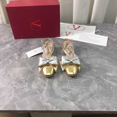 工厂P价P 顶级高端版本 代购品质 原版开发 Valentino 华伦天奴2025Ss新款爆款夏季蝴蝶结凉拖鞋。V家新款蝴蝶结装饰抢手大爆款，Ins&小红书巨多 - 点击图像关闭