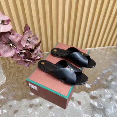 loro piana L 经典绝美金属圆标垫脚拖鞋 平底鞋单鞋 极简主义风格，复古又级！ 350 简约又大气，属于非常耐看的款式！高级百搭之王一年四季春夏秋冬皆